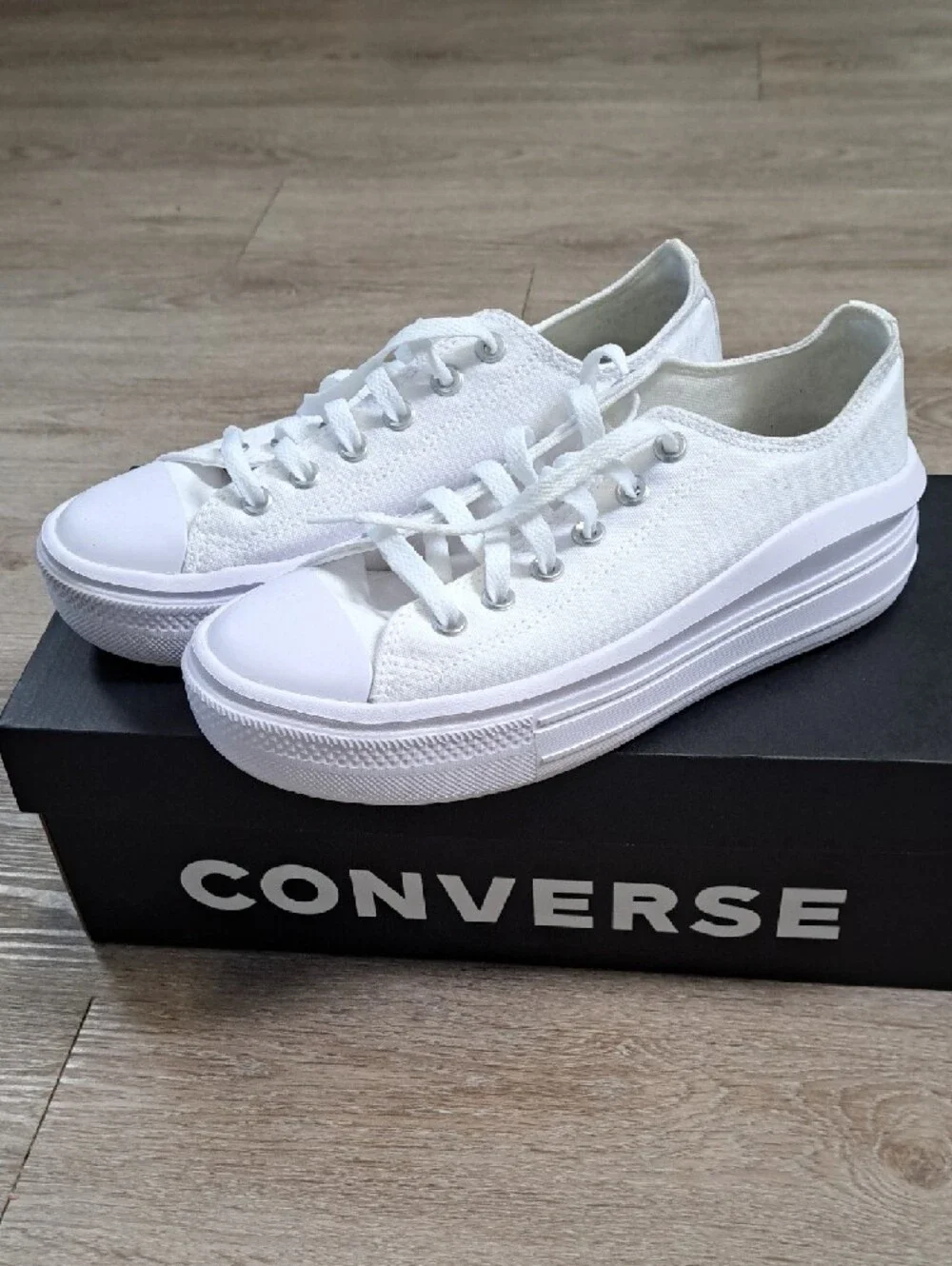 All White Converse Chuck Taylor® All Star® Move Platform Ox - Picture 4 of 9